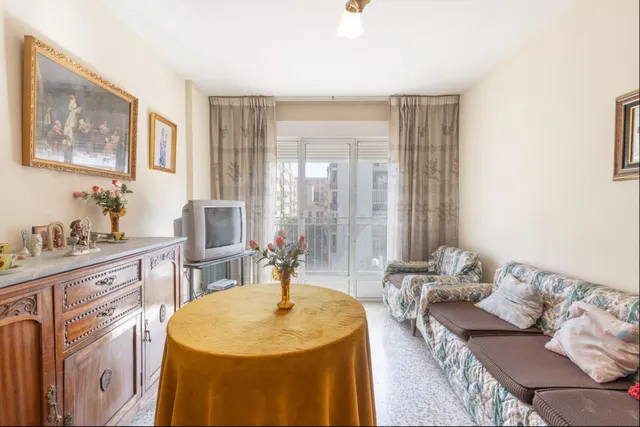 Piso con terraza y gran potencial junto a Camino de Ronda — 5