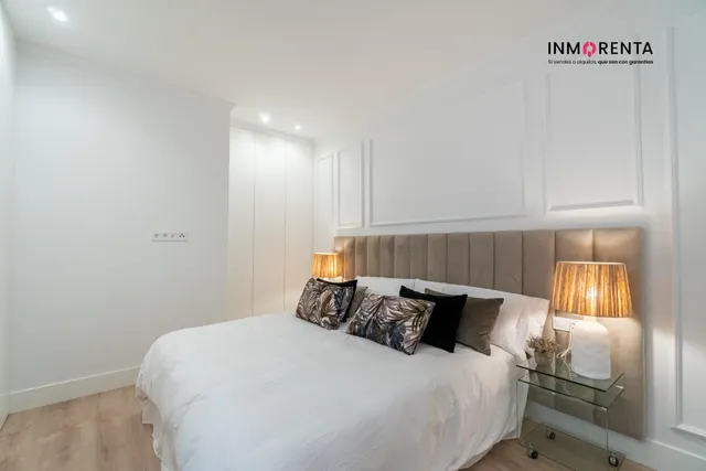 LUJOSA VIVIENDA EN CALLE AYALA — 16