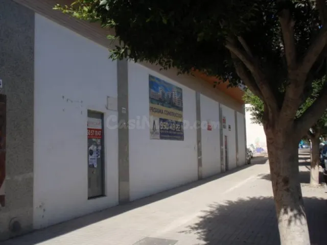Local comercial 290m² en alquiler - Ejido sur