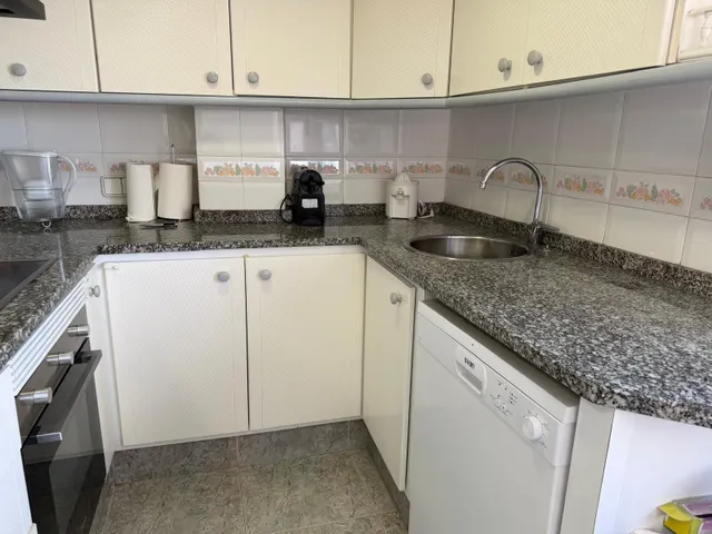 Apartamento en primera línea de playa en gandía con vistas al mar — 21