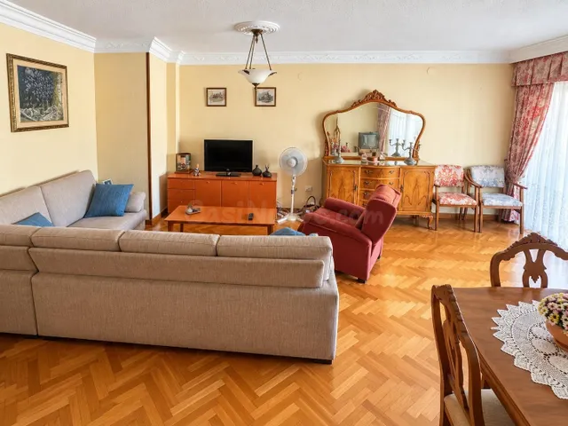 Amplia vivienda con ascensor en avenida de alcoy Alicante — 4