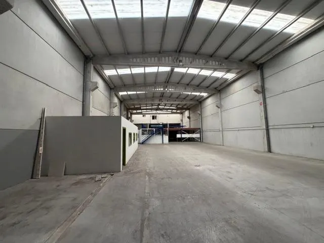 Se alquila nave en poligono industrial de San Cibrao das Viñas, Ourense — 8
