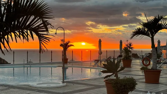 Ubicación de ensueño con sol y fantásticas vistas al mar — 20