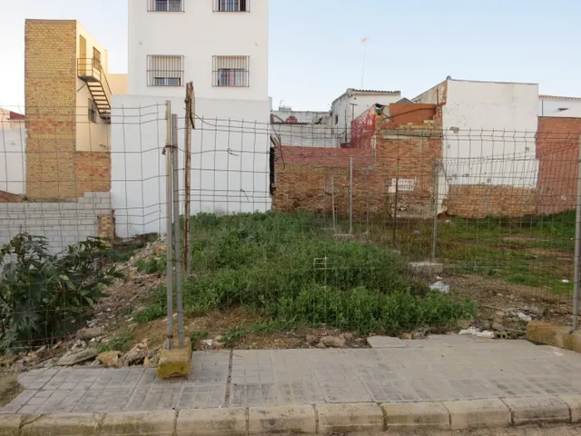 SOLAR URBANO EN EL VISO DEL ALCOR — 5