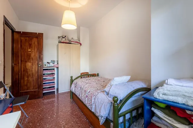 AMPLIO PISO JUNTO A EL CORTE INGLES EN JAEN — 19