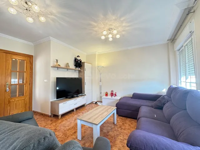 Exclusivo chalet independiente con apartamento en Castell de