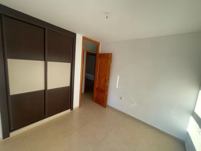 Se alquila vivienda en avda. ramón puyol ideal para maestros — 27