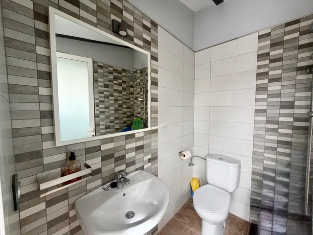CHALET INDEPENDIENTE EN LOS CONEJOS CON PISCINA, CINCO DORMITORIOS Y AMPLIAS ZONAS DE OCIO — 28