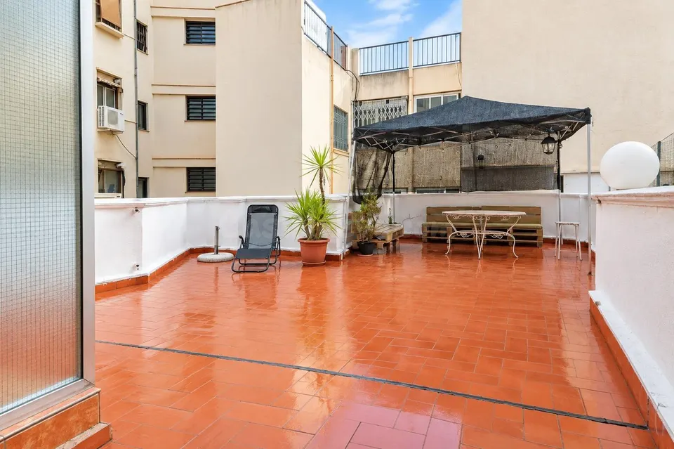 ÁTICO CON GRAN TERRAZA PRIVADA EN BENIMACLET