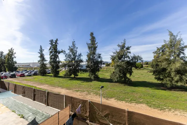 ¡GRAN OPORTUNIDAD DE INVERSIÓN Encantador piso con terraza en la prestigiosa Urbanización La Reva (Ribarroja del Turia) — 3