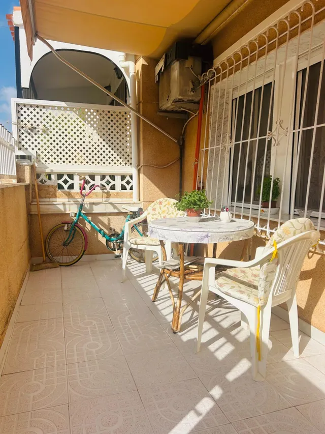 ADOSADO EN PLANTA BAJA INDEPENDIENTE - foto 4