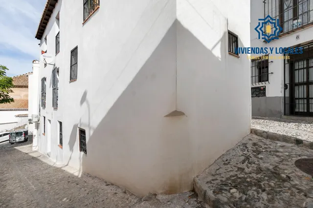 Casa unifamiliar reformada. — 24