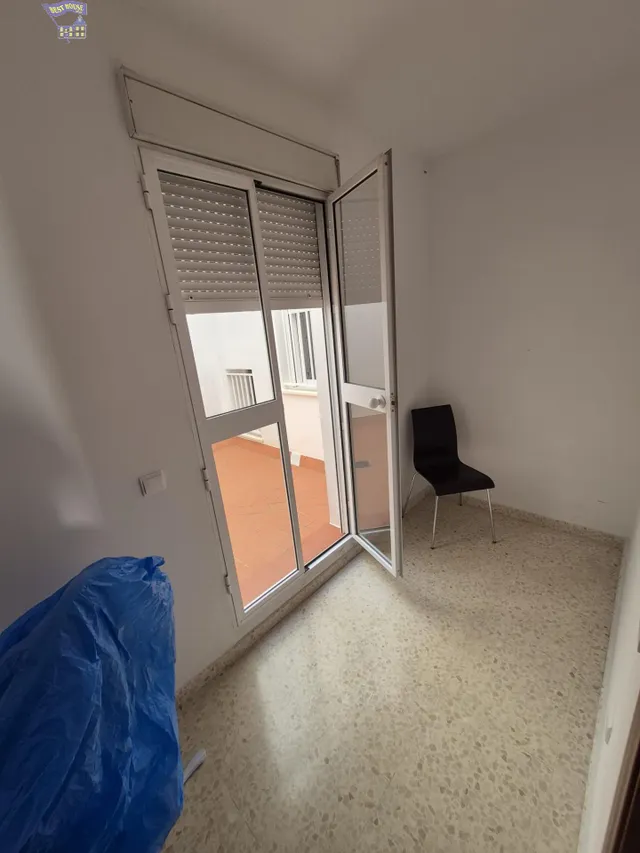 SE VENDE PISO POR LA ZONA CENTRO — 17