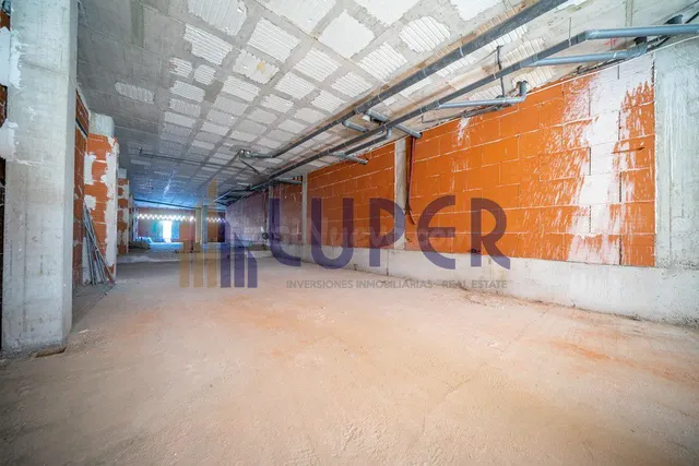 Local comercial de 400m2 en San Vicente, zona Huerta - foto 4