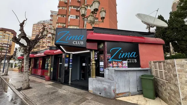 Local comercial 462m² en venta - Levante — 10