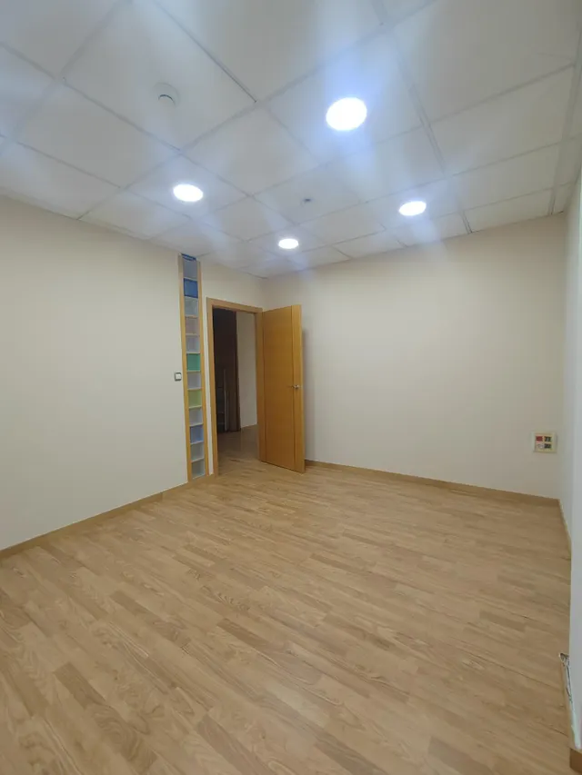 Amplio Local Comercial Reformado en Gran Eje de Jaén - Ideal para Tu Negocio — 10