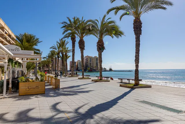 Apartamento de 1 dormitorio con orientación este en el centro de Torrevieja!!! — 23