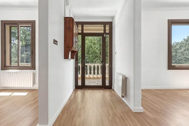 Casa unifamiliar con jardín y vistas al mar en Vallvidrera/  - foto 3