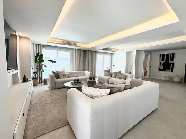 Chalet 6 habitaciones 390m² en venta - Marbella — 6