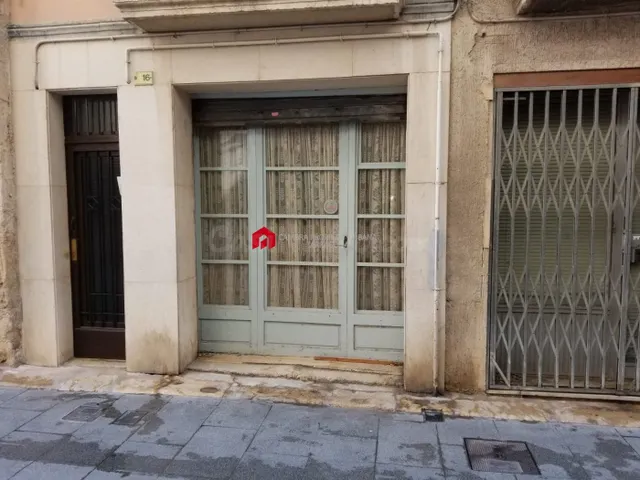Se alquila pequeño local en el centro histórico de Tortosa - foto 4