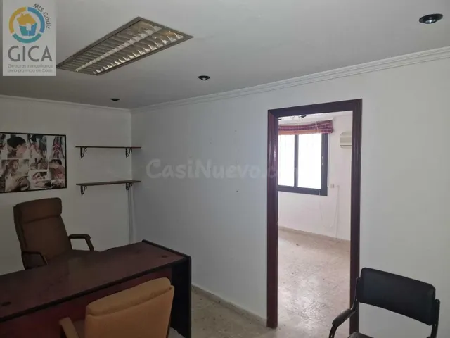 Oficina céntrica en venta y alquiler - foto 2