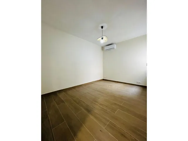 Venta de Piso 3 Dormitorios 3 Baños — 15