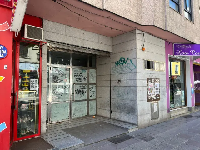 LOCAL COMERCIAL EN EL CENTRO DE PONFERRADA — 2