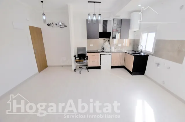 ¡REFORMADO A ESTRENAR! ACOGEDOR, MODERNO Y EXTERIOR, CERCA D - foto 4