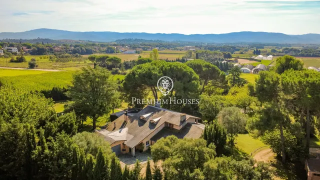 Una finca excepcional para disfrutar del espacio, la privacidad y la naturaleza en venta en Cardedeu — 3