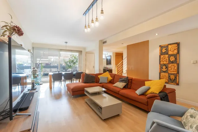 Espacio, confort y calidad: magnífica vivienda unifamiliar adosada — 3