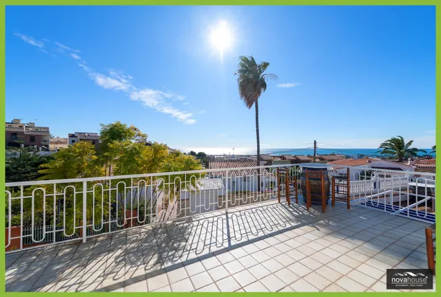 Chalet independiente con piscina privada y vistas al mar — 35