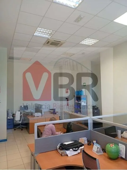 ** PONEMOS A TU DISPOSICIÓN ESTAS MAGNIFICAS OFICINAS DE 490 METROS EN EL PARQUE TACTICA DE PATERNA ** Con una multitud de servicios: sucursales bancarias, gimnas — 9