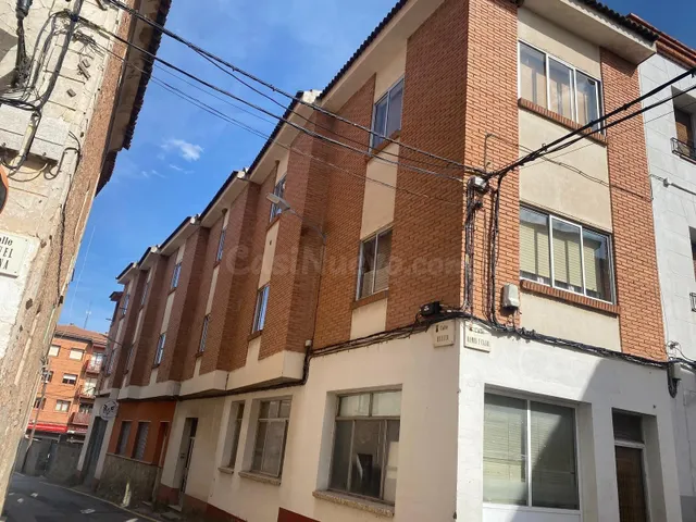 PISO, GARAJE Y LOCAL EN VENTA EN CALAMOCHA - foto 5