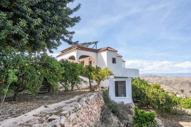 Casa con parcela en perfecto estado — 16