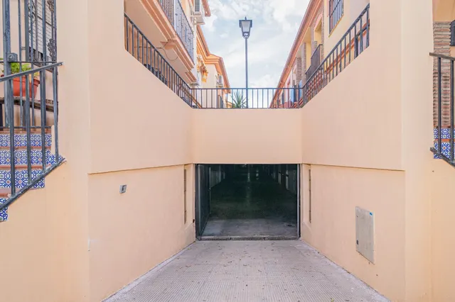 OPORTUNIDAD EN VENTA DE CASA ADOSADA DE 3 DORMITORIOS EN VEGAS DEL GENIL — 42