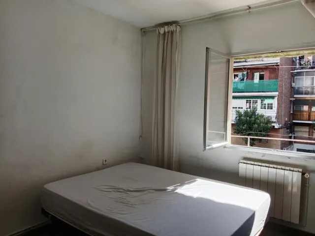 Gespain aluche-campamento, ofrece en exclusiva piso en calle ocaña — 25