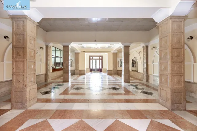 Gran vivienda en Plaza Los Campos - 7 habitaciones - foto 4
