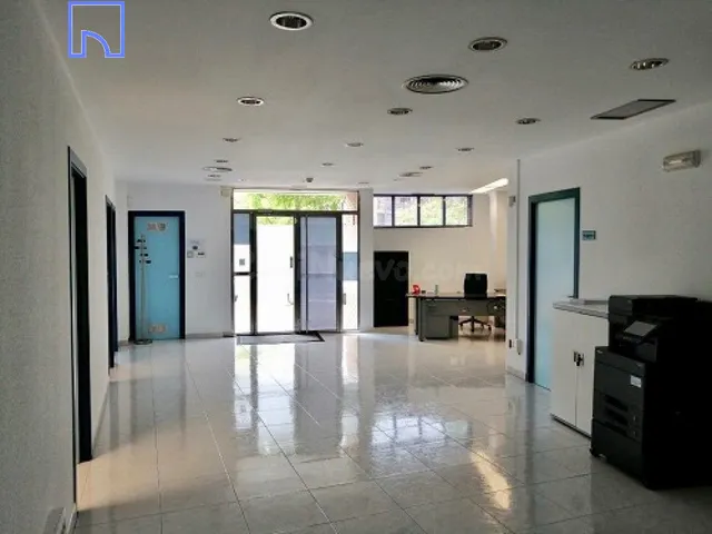 Local comercial 320m² en venta - Milagrosa - foto 4