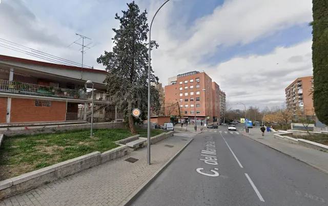 Se vende casa independiente OKUPA en Calle Mar de las Antill