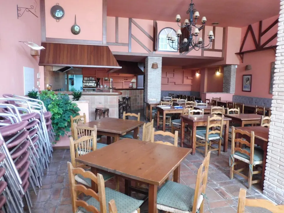 OPORTUNIDAD. Se vende Restaurante muy popular de Benalmádena Costa
