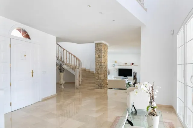 VENTA ö ALQUILER SOLO OPCION A COMPRA - Lujosa villa con piscina y espectaculares vistas al mar en Camp de mar — 5