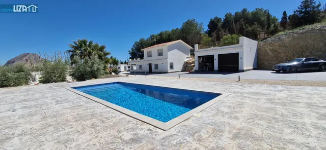 Encantadora Parcela Rústica con Piscina Privada y Chalet en Entorno Tranquilo — 32