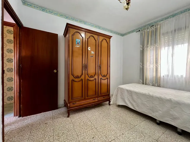 E. PISAZO DE 4 HAB. CON DOS TERRAZAS, DOS BAÑOS. — 29