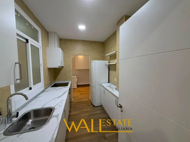 Espectacular piso de 3 dormitorios con balcón en pleno centro — 18