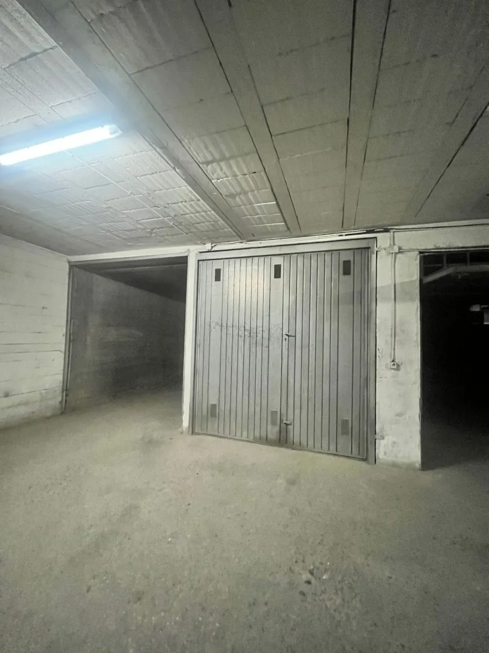 SE VENDE COCHERA CERRADA EN ZONA ALTA