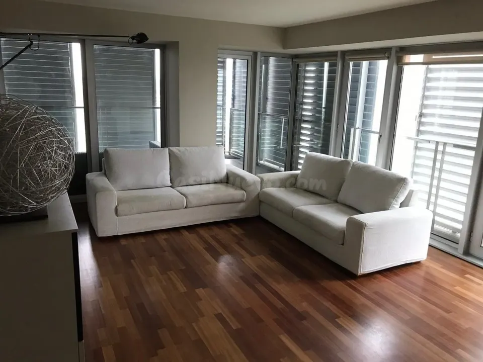 Piso alto standfing en Diagonal Mar