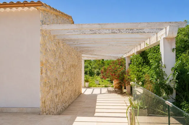 Casa unifamiliar con un jardín de ensueño — 30