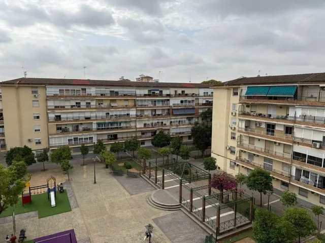 Piso 4 habitaciones 95m² en venta - Parque Alcosa