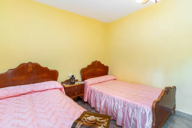 PISO BAJO + SEMI-SÓTANO EN VENTA EN CASORVIDA (LENA) — 32
