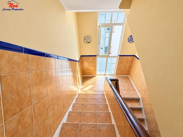 Apartamento reformado y amueblado con terraza a 300 metros de la Playa de la Rada, Estepona — 30
